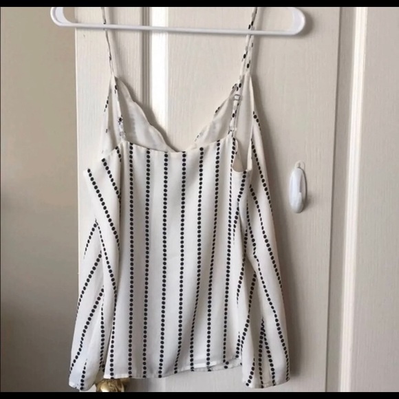 Socialite Scalloped V-Neck Tank - Picture 2 of 2